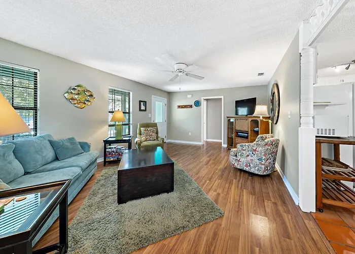 4-br House-wifi-pet-friendly *