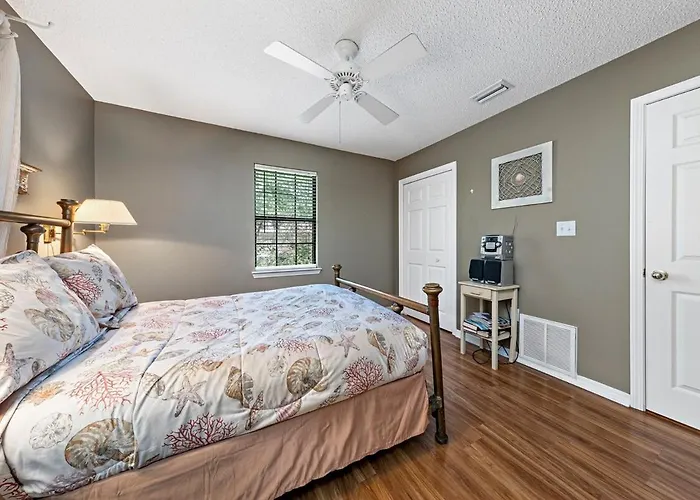 Holiday home 4-br House-wifi-pet-friendly